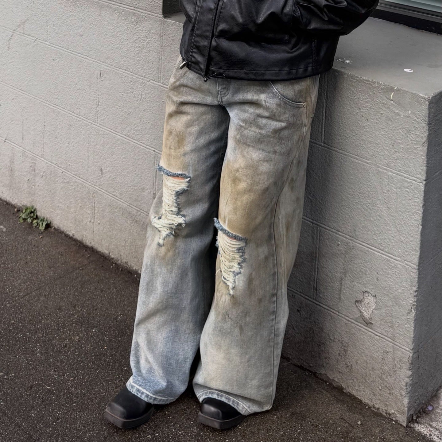 RIPPED DIRTY BOOTY JEANS