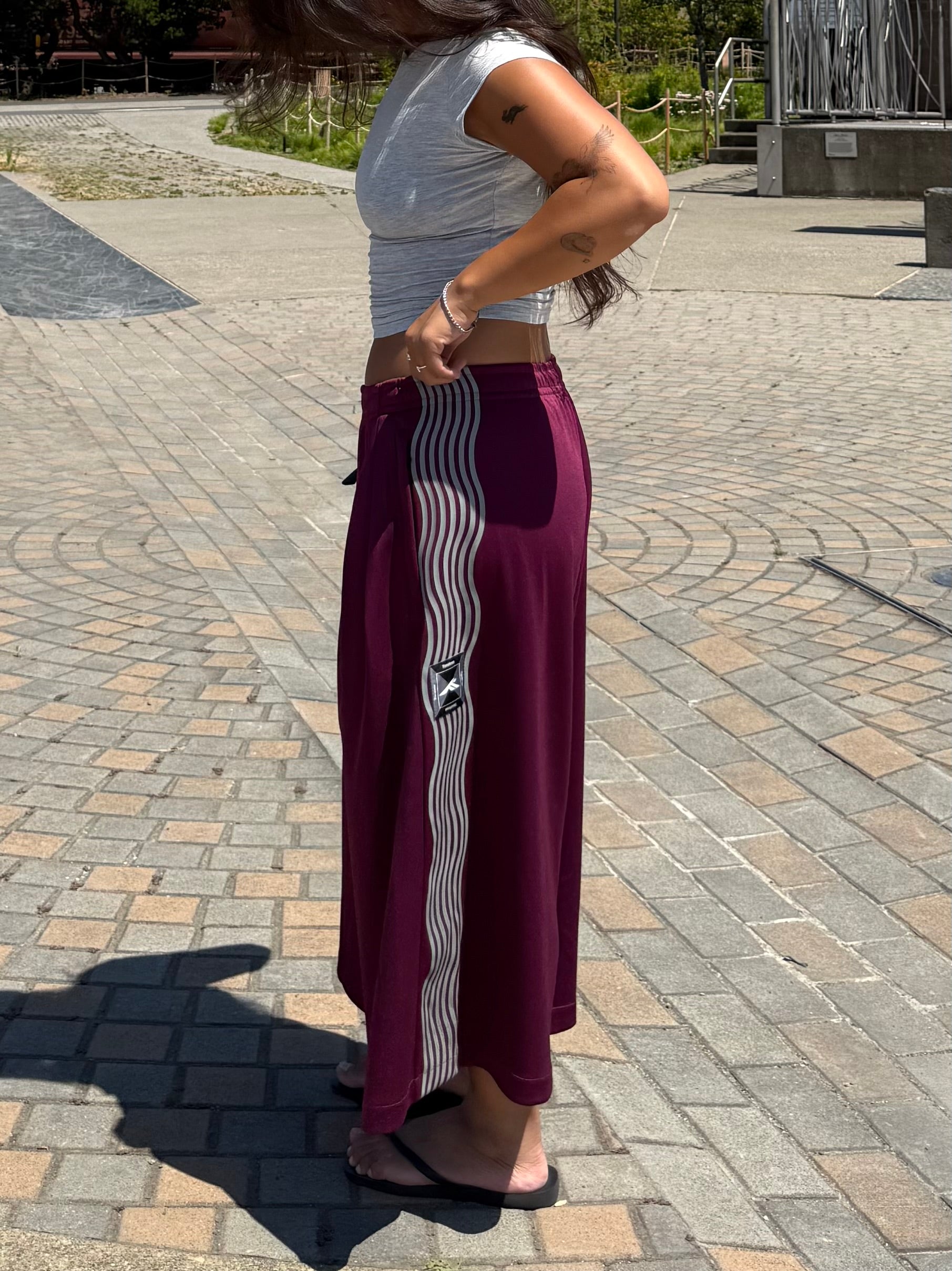 MAROON SPINNER SHORTS