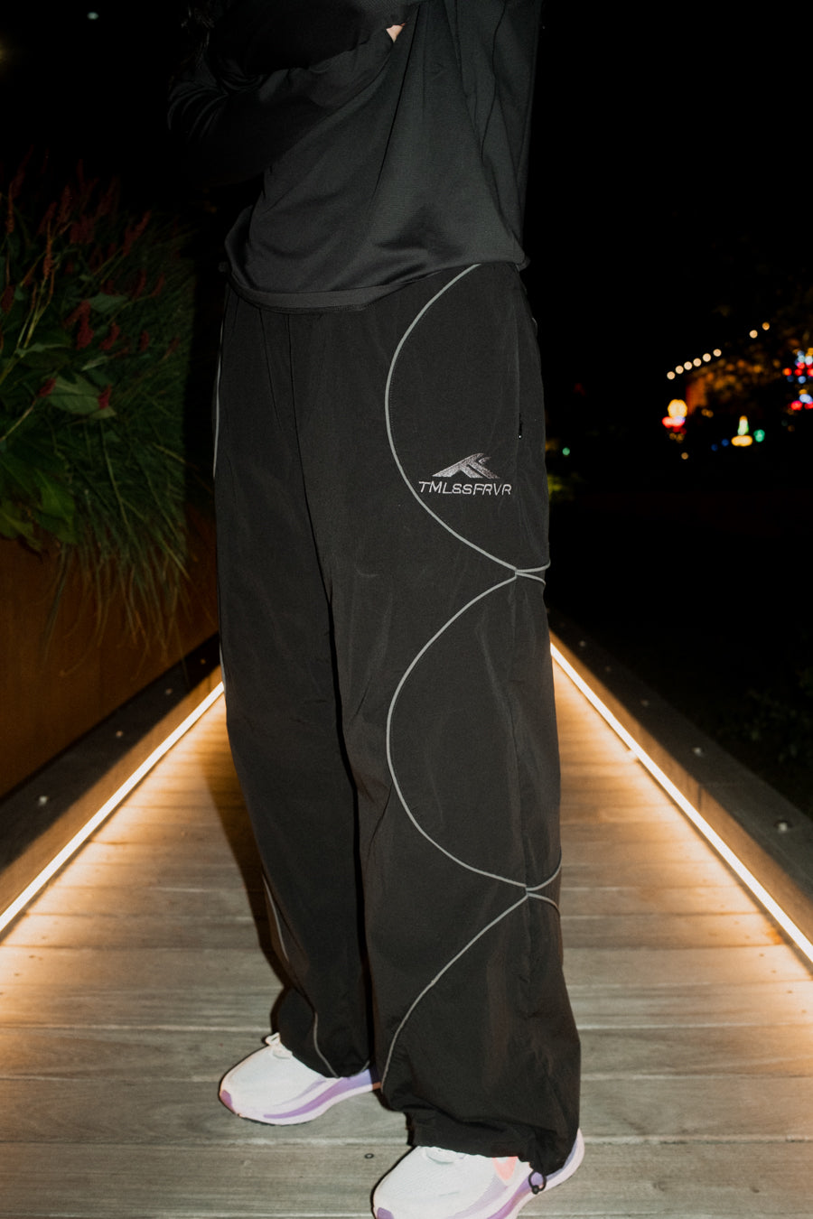 SWIRLY TRACKIES