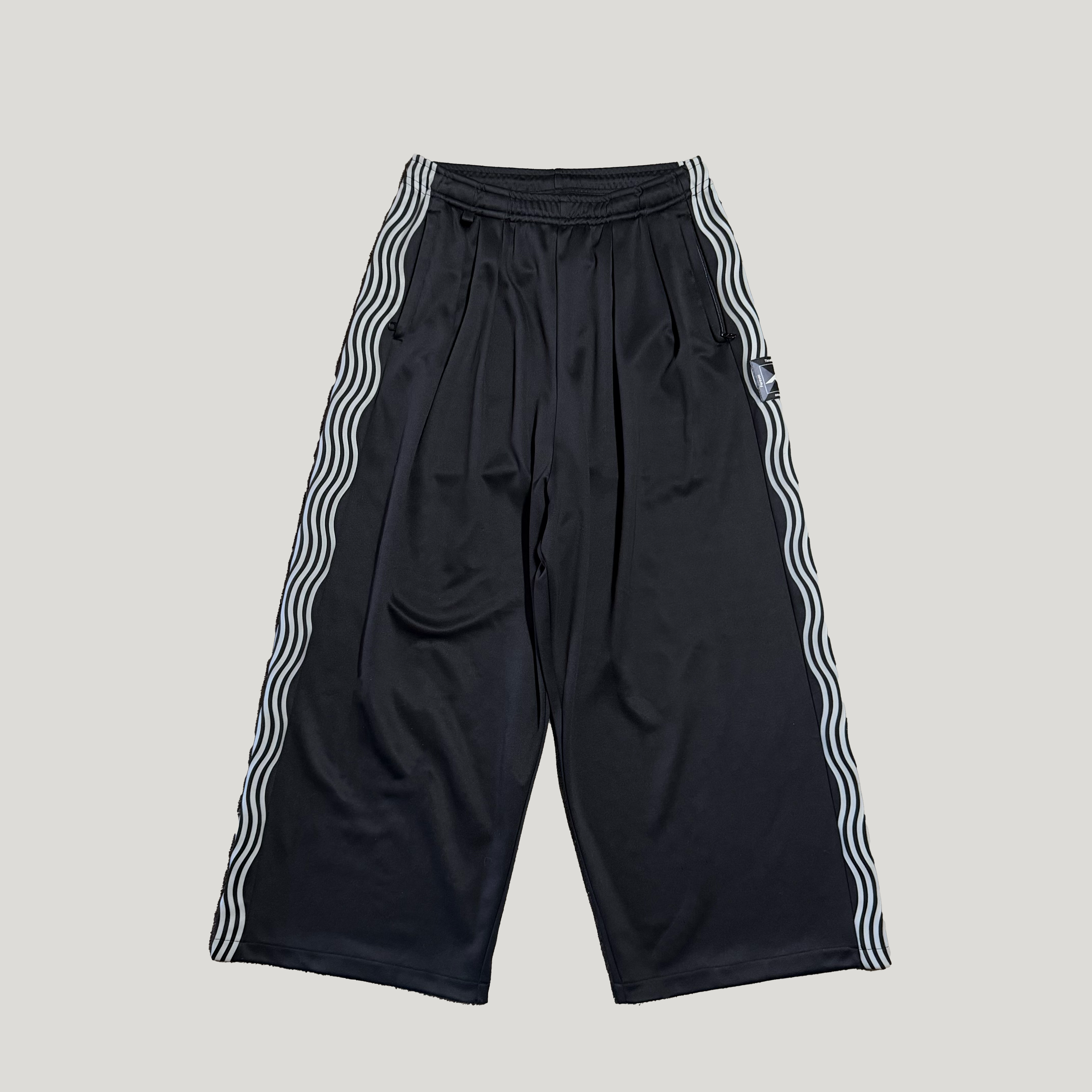 BLACK SPINNER SWEATS